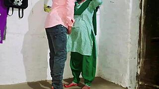 Mačeha sveža iz koledža se intimno zbliža po pouku