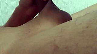 Una relajante masaje de mano antes de dormir