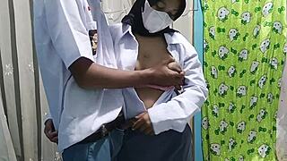 Lise Mezunu Sevgilisiyle Özel Köpek Stili Sert Kutlama