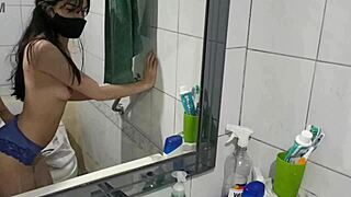 New amateur Laura cheats with neighbor in old clip!