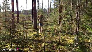 I watched a stranger bang her mouth and pussy outdoors