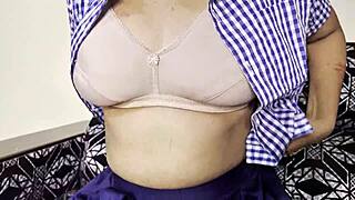 Collage girls fingering her pussy by finger