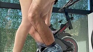 Hidden Cam Catches Argentine Stepsister Sucking at Gym