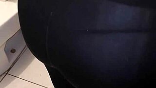 Watch this venezuelan employee flirting!