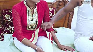 Sydindiska jungfrur får första hårda anal och ansiktsutlösningar på hindi.