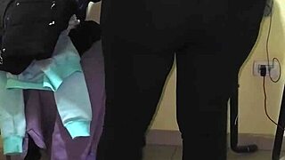 Watch this venezuelan employee flirting!