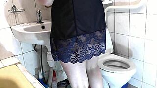 Cute naked teen masturbates morning 😍