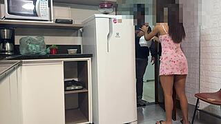 Chamei o motoboy enquanto marido nao estava