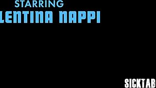 Velika rit najstnice 18+ študentke Ritchie pofukana od prsate milf lezbijke učiteljice Valentina Nappi