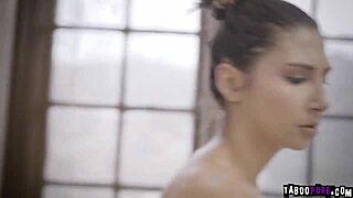 TEENS CREAMPIE HOOKUP DRAWS ATTENTION WITH BLOWJOB AND MUFF DIVING