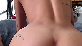 tengo sexo con mi mejor amigo y termino corriéndome dentro de mi