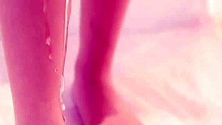 Hey, check out this young beauty in white pantyhose with kawaii legs!