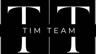 Girlfriends Skip Boyfriends for Wet Pussy Licking Orgasms