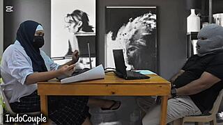 a real orgasm cam catches how she enjoys breaking in the home office with indo bokep vibes