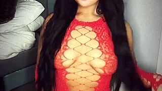 my slutty british girlfriend gets so horny on cam she squirts everywhere!!