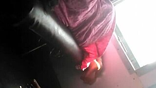 Wauw die Telugu tante's grote vette kont schudt wild in trein 🍑🔥