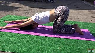 hey check out this sexy yoga pants workout outdoors