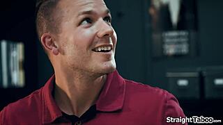 เย็ดหีเด็กเอเชียเรียบเกลี้ยงแรงๆ มิฉะนั้นไม่จบมหาลัย ครูแก่สั่ง