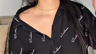 Coed beauty stuffs lingerie pearls deep into her fat pussy lips seductively