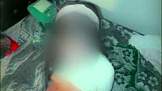 Dios, que rico culito de esta colegiala flaca... chavo se lo come todo!