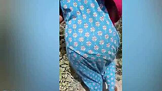 Desi bhabhi fingers wet pussy then gets fucked in fields