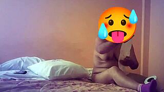 estudiante se sienta en pene del profesor hasta squirting orgasmo final camara oculta