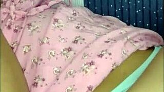 Despierta a tu hijastra virgen con verga dura!