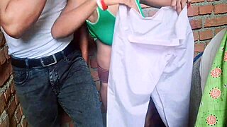 indian schoolgirl mms leaks her sexy body fingering hairy pussy on live cam