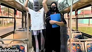 😏 Muslim wife from uni gets fucked by stranger on bus in hijab 👅