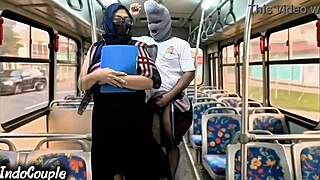 😏 Muslim wife from uni gets fucked by stranger on bus in hijab 👅