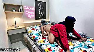 aku liat adik berhijab bosan... langsung ku muasin crot dalem memeknya 😩