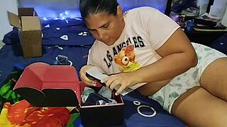 mmm this chubby latina rubs her fat pussy so good watch her squirm