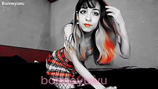 bonneyuwu 5'28 flashing her sexy college girl panties bra skirt homemade latina cutie😍👙