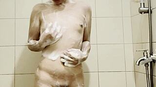 petite pinay whore fingers hairy pussy in shower