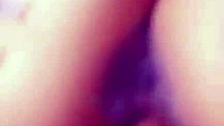 cabalgando la dura polla hasta el fondo
