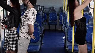 Estranho Penetra Por Tras Das Estudantes