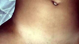 Mi enorme culo para ti estaba por dormir y mi novio me levanto para comerme el coño