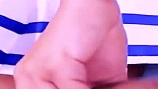 castigo en el aula mi profesor me da una clase de cómo recibir su verga