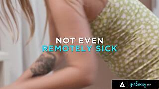 Hot babe accidentally activates roommate vibrator