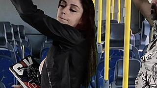 estudante de faculdade sendo encoxada por estranho no onibus