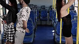 estudante de faculdade sendo encoxada por estranho no onibus