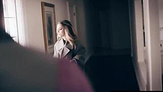 Яростен стъп баща открива стриптизьорката стъп дъщеря си в клуб, танцува и ебе!