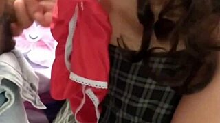 Gustavo tanár parancsolja, hogy maszturbáljam és fejjem ki a farkát a melleimmel a lakásában órák után!