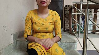 kaamwali offers everything for more pay in dirty hindi talk