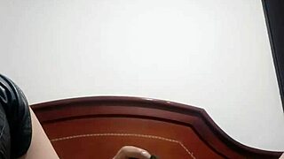 Madrastra zorra viral se masturba para hijastro en video filtrado latina parte 3