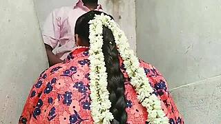 Деси студентка и учитель делят жаркий момент в спальне