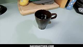 Latina stesøster Vanessa Vox blir knullet av onkel for ny telefon i POV