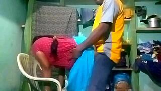 يا معلم، اثنِ تلك الطالبة لأسلوب دوجي قوي