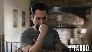 الرجل المقنع تومي بيستول يجن جنوناً مع زوجة سابقة كارين في أكشن خشن