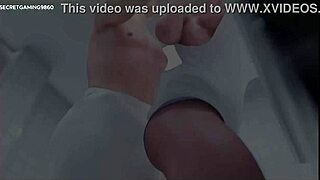 ¡Wow! Hermanastra recibe corrida en coñito rosado apretado en juego 3D!